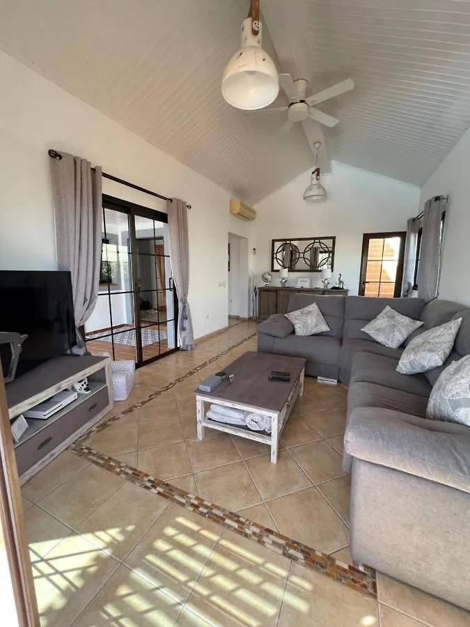 Villa Eva - New To The Market, Fully Refurbished Licensed Villa - Private Pool Caleta de Fuste 0*,  España